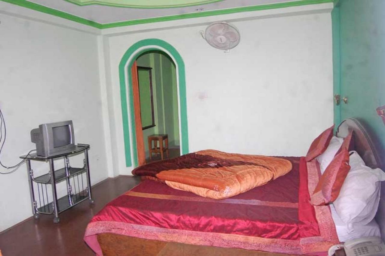 Goroomgo Hotel Shivay Near Kausani Chouraha - Mountain View - Excellent Customer Service ภายนอก รูปภาพ